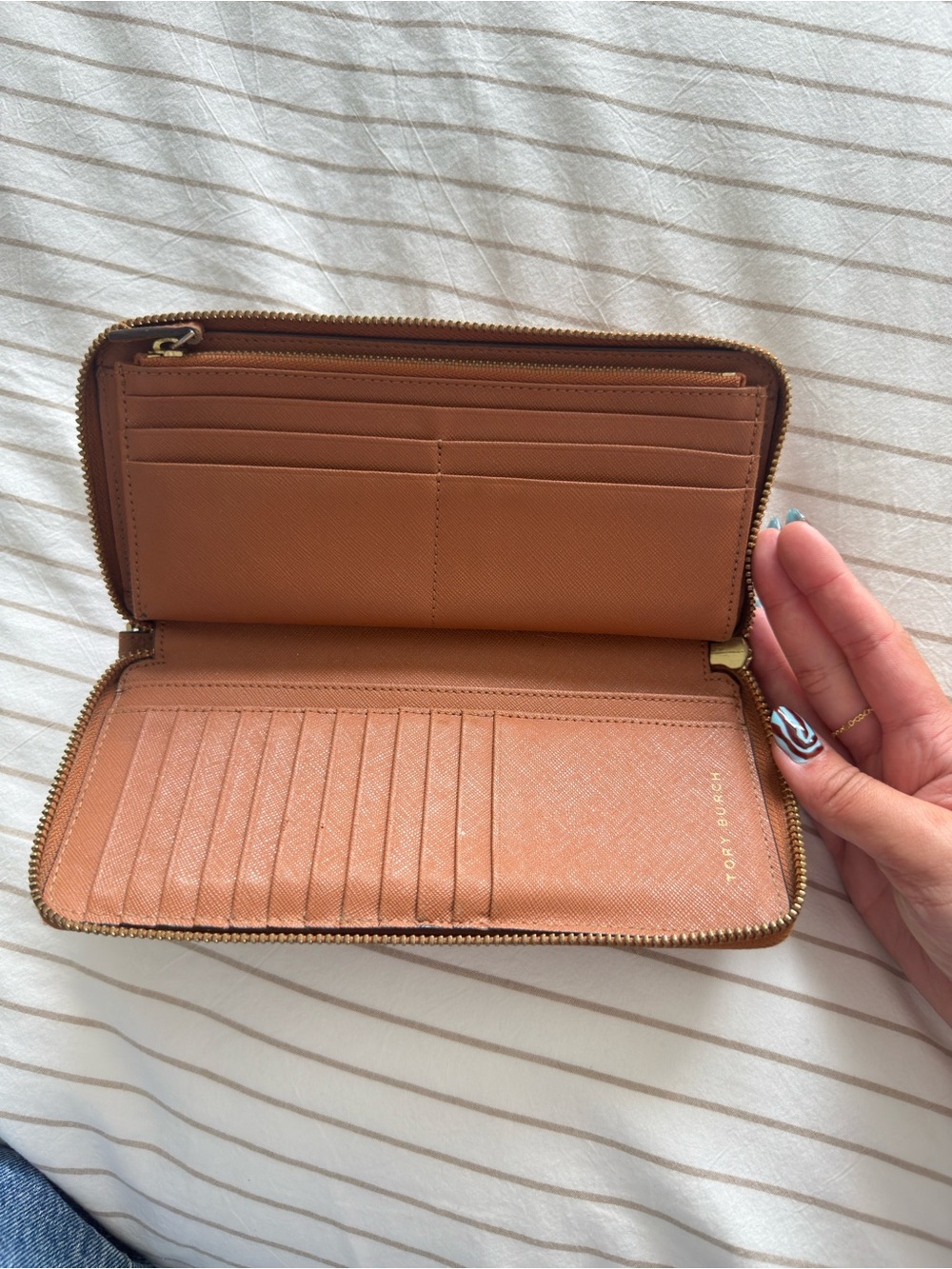 Tory Burch Luggage Brown Saffiano Zip-Around Wallet with Gold Logo - Picture 4 of 4